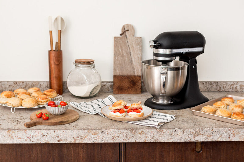 KitchenAid 4,8 L 5KSM175 Artisan Küchenmaschine Cookielover mit Fleischwolf+Spritzgebäckvorsatz